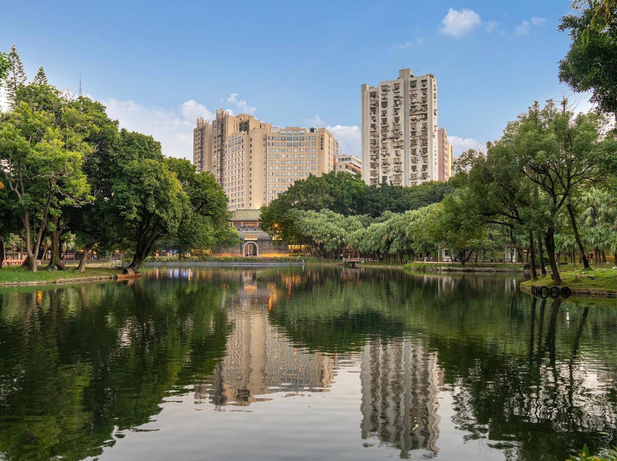 Yuexiu Hotel Guangzhou, Curio Collection By Hilton ภายนอก รูปภาพ