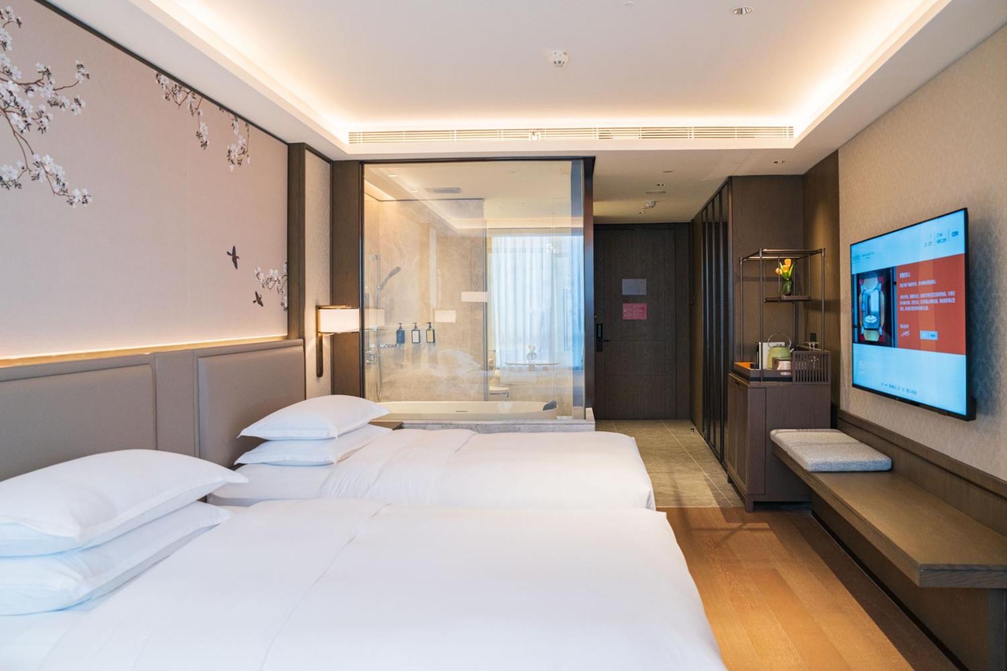 Yuexiu Hotel Guangzhou, Curio Collection By Hilton ภายนอก รูปภาพ